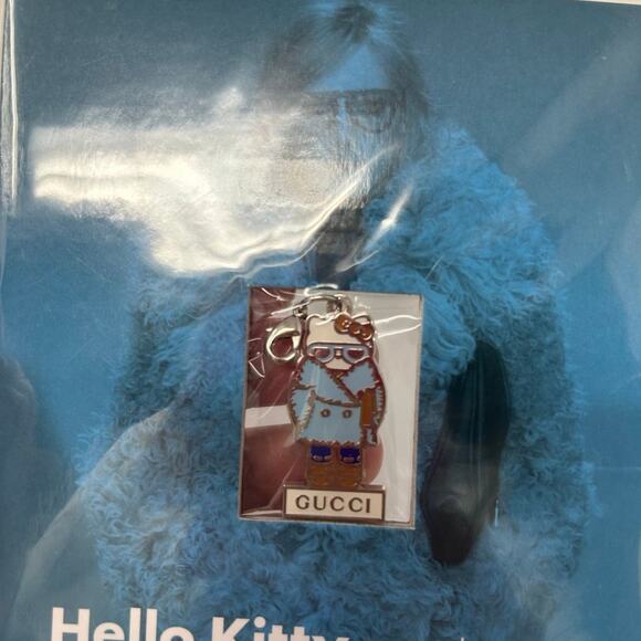 Rare Hello Kitty Meets Gu€€i in Vogue Pendant/Charm - Picture 3 of 4